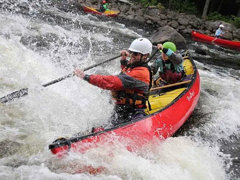 12 Best Beginner Canoes (Whitewater, Expedition, Recreation
